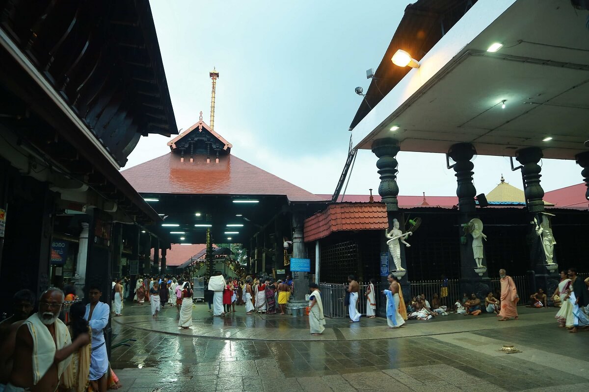 Dress Code for Guruvayur Temple Kerala