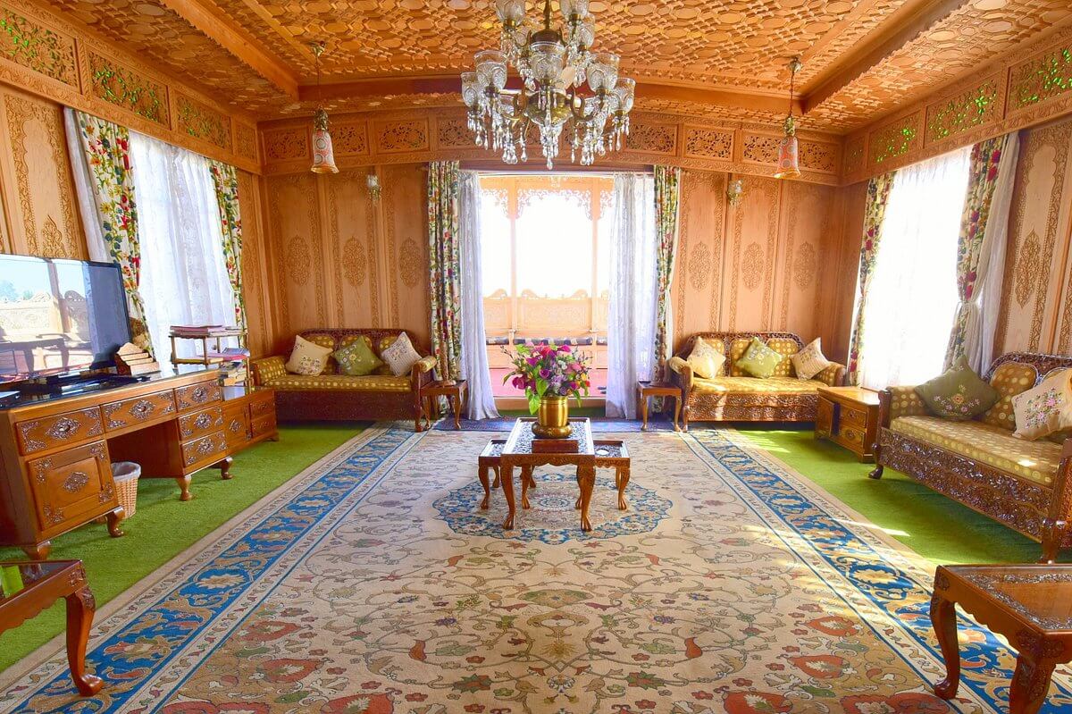 Kahsmir Royal Group Of Houseboats