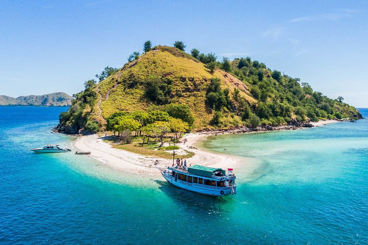 Komodo Trails Cruise (Indonesia)