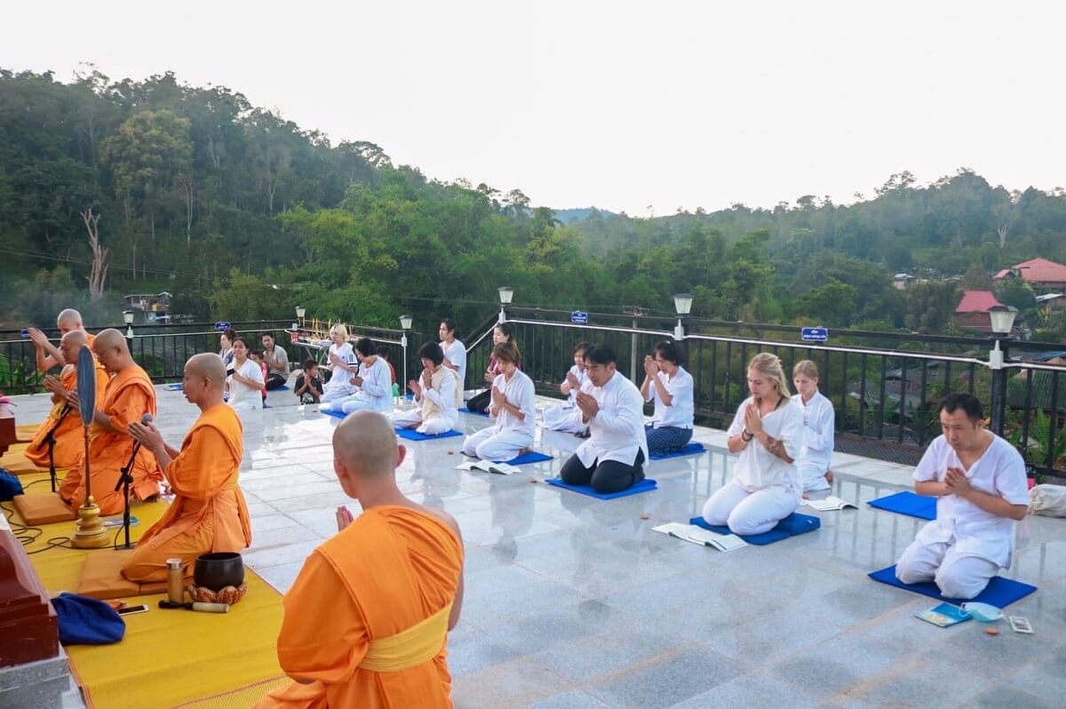 Meditate Thai vacation in Thailand