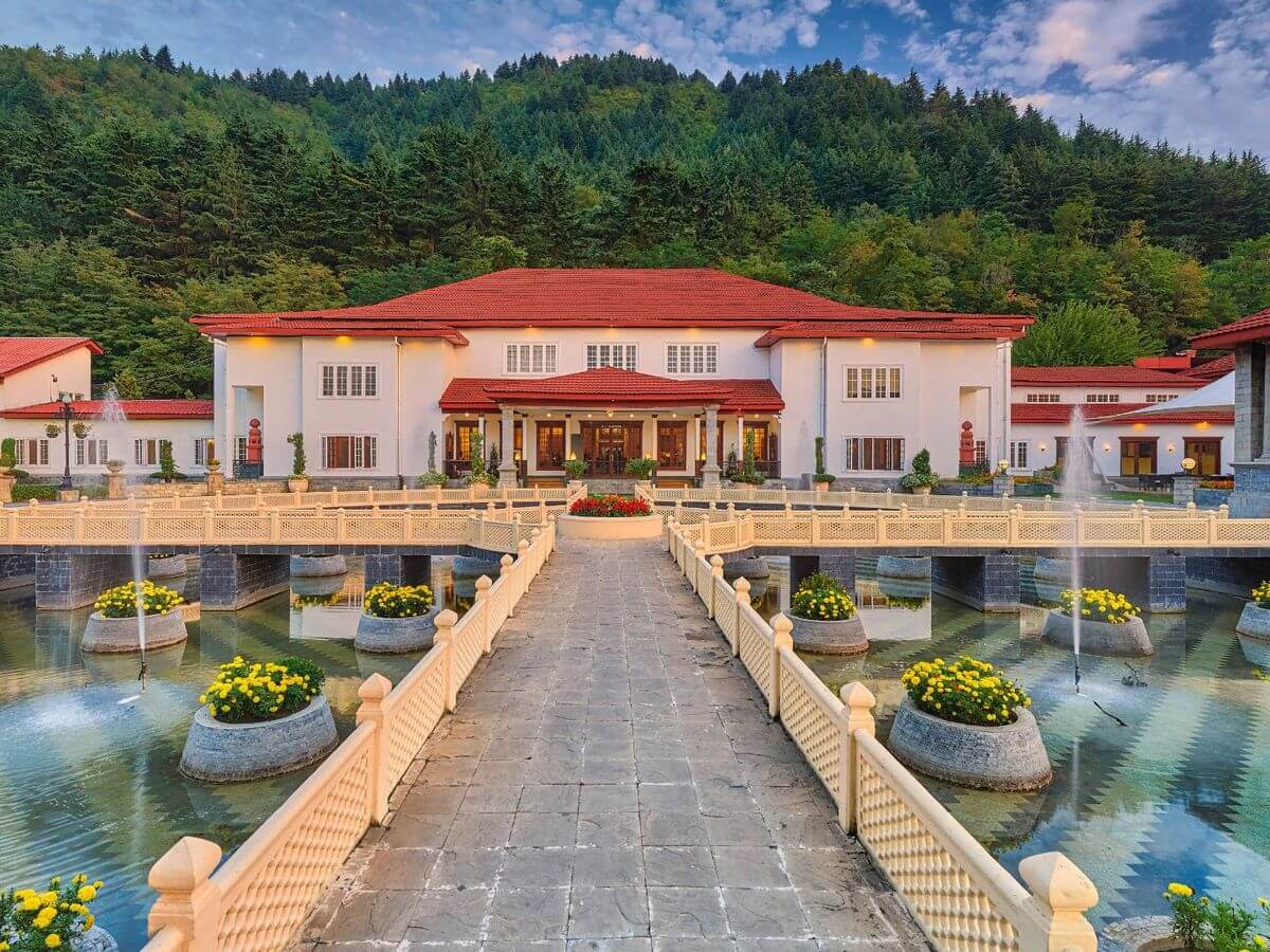 The Lalit Grand Palace Srinagar Kashmir