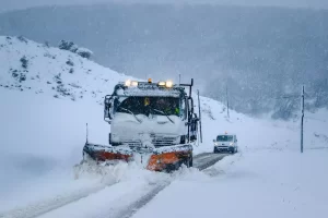 snow-road-north-india
