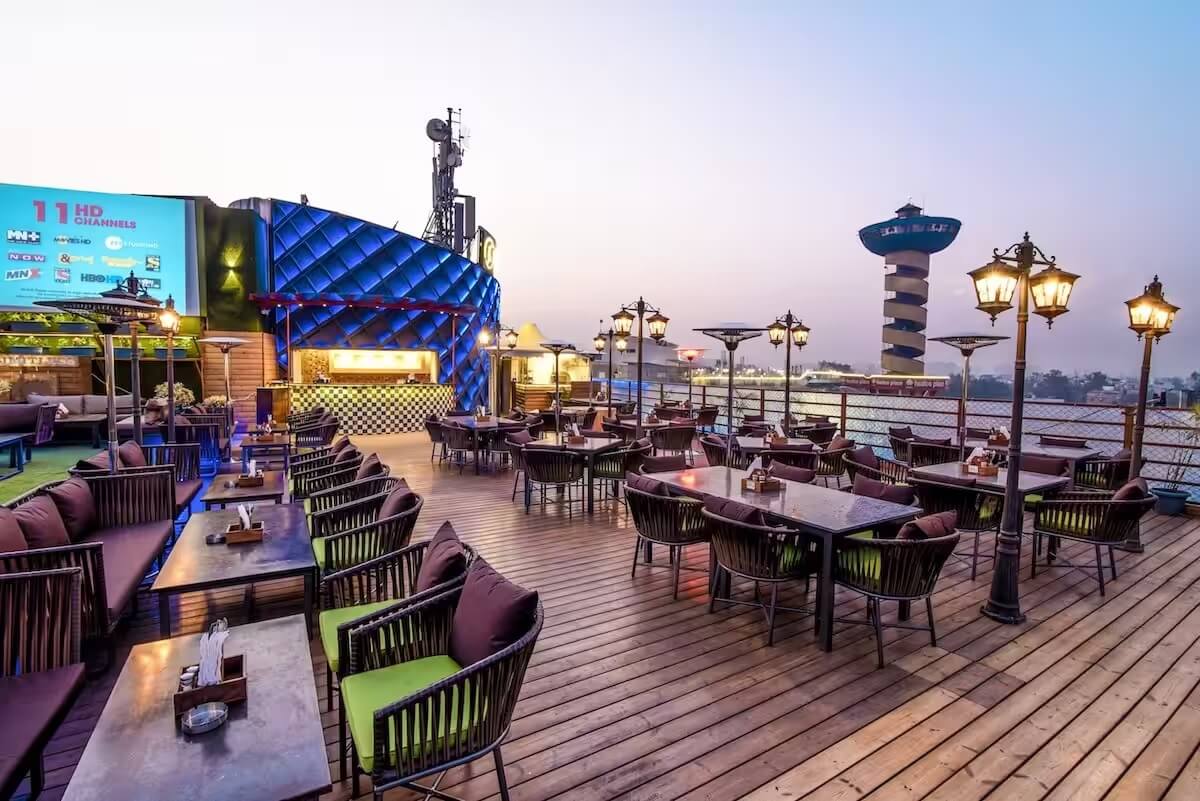 Limitless Rooftop Restaurant And Bar Delhi