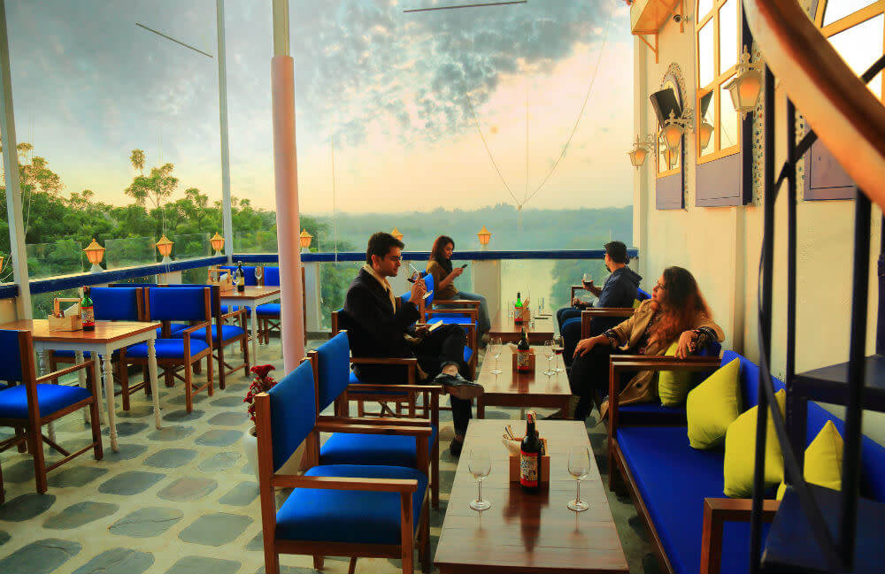 Mia Bella Rooftop Restaurants in Delhi
