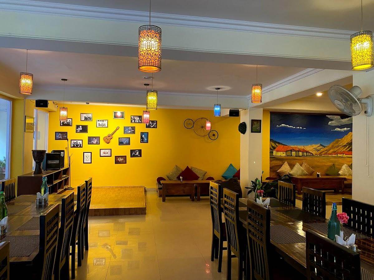 Happy Trails Cuisine, Mall Road Manali Himachal