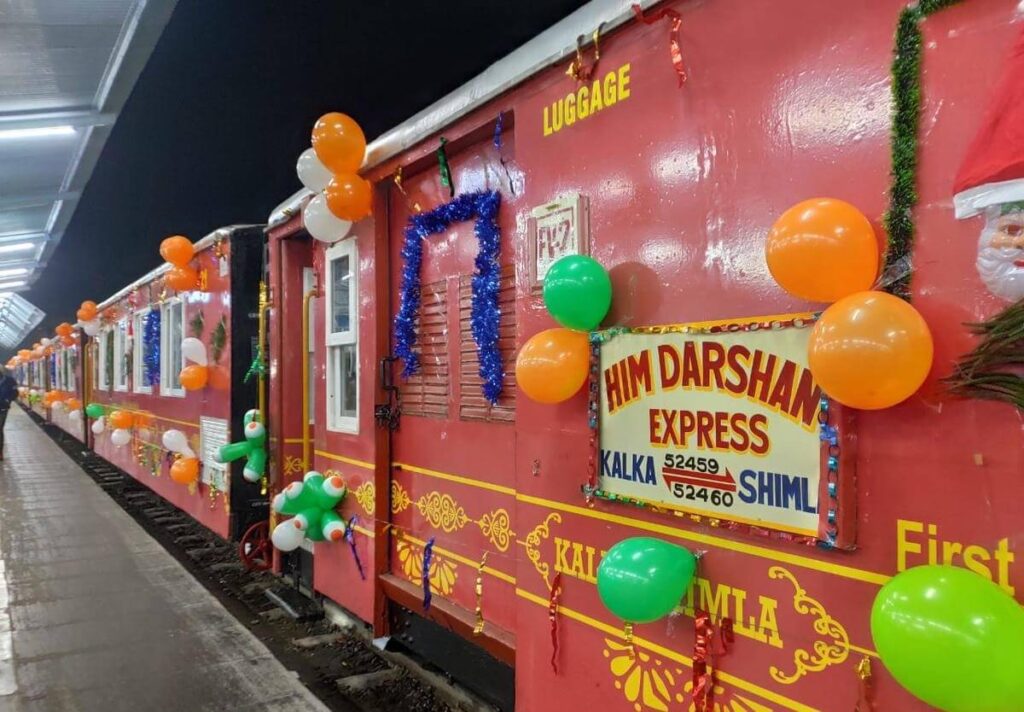 Vistadome Train Him Darshan Express Kalka-Shimla