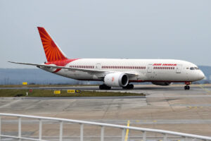 Air_India_VT-ANX_Boeing_787-8_Dreamliner_39747889725