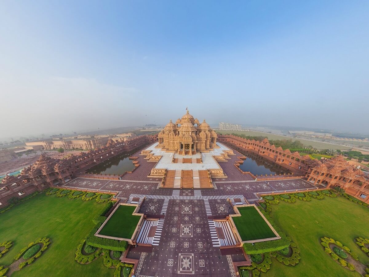 Akshardham Temple Delhi - Largest Hindu Temple in the World - Tusk ...