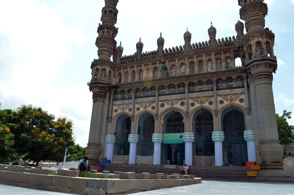 Toli Masjid, Hyderabad