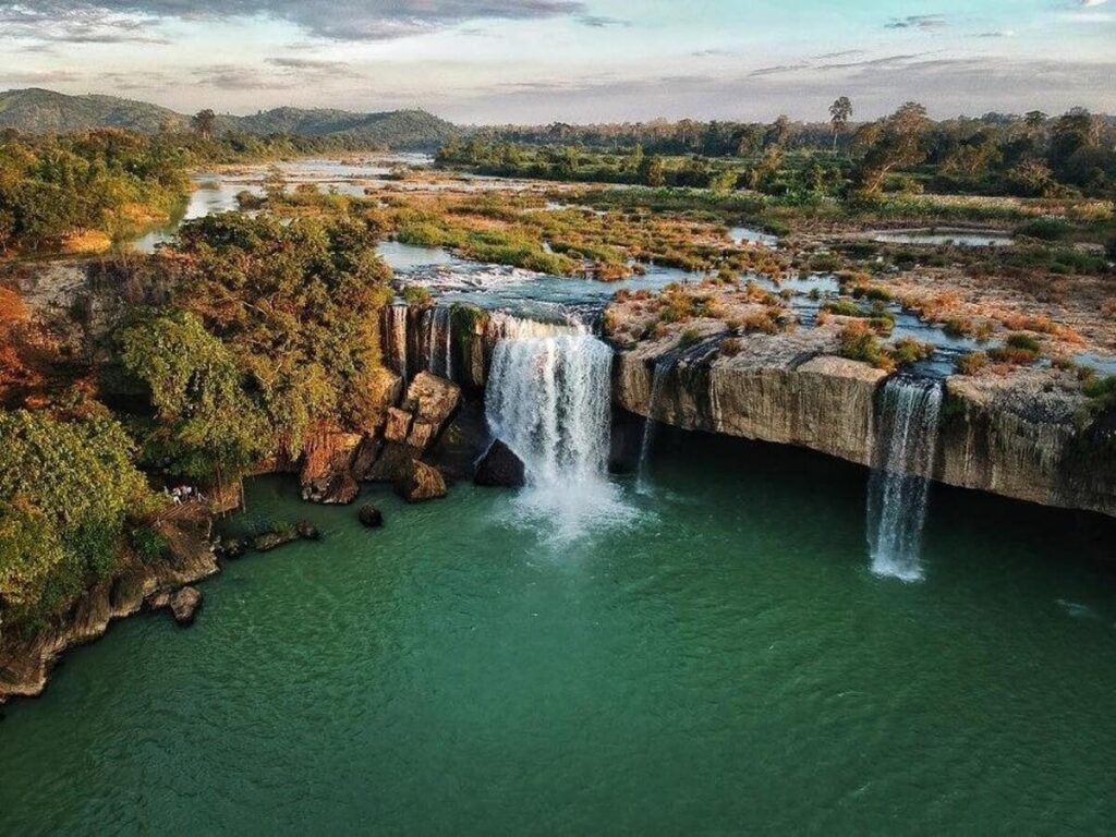 Dray Nur Waterfall Vietnam
