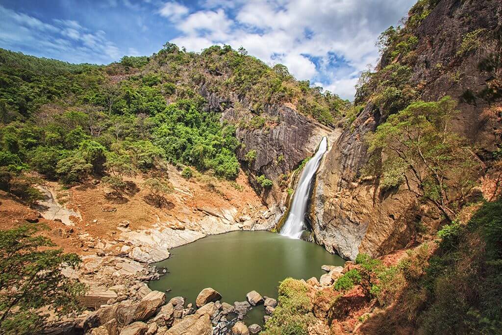 Dunhinda Falls Sri Lanka