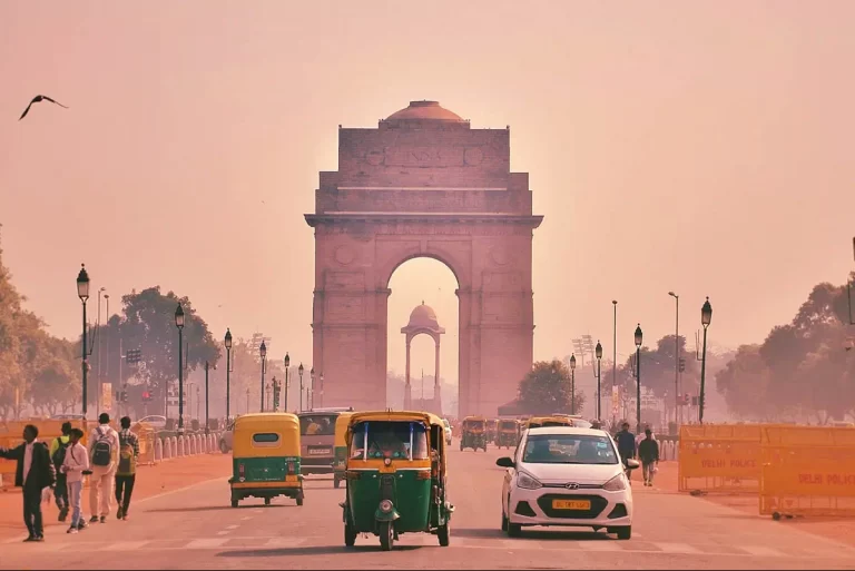 Public Transport Auto Rickshaw front of India Gate