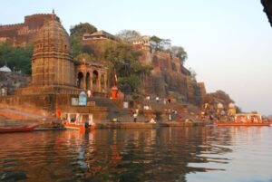 See 10 Places to Visit Near Indore