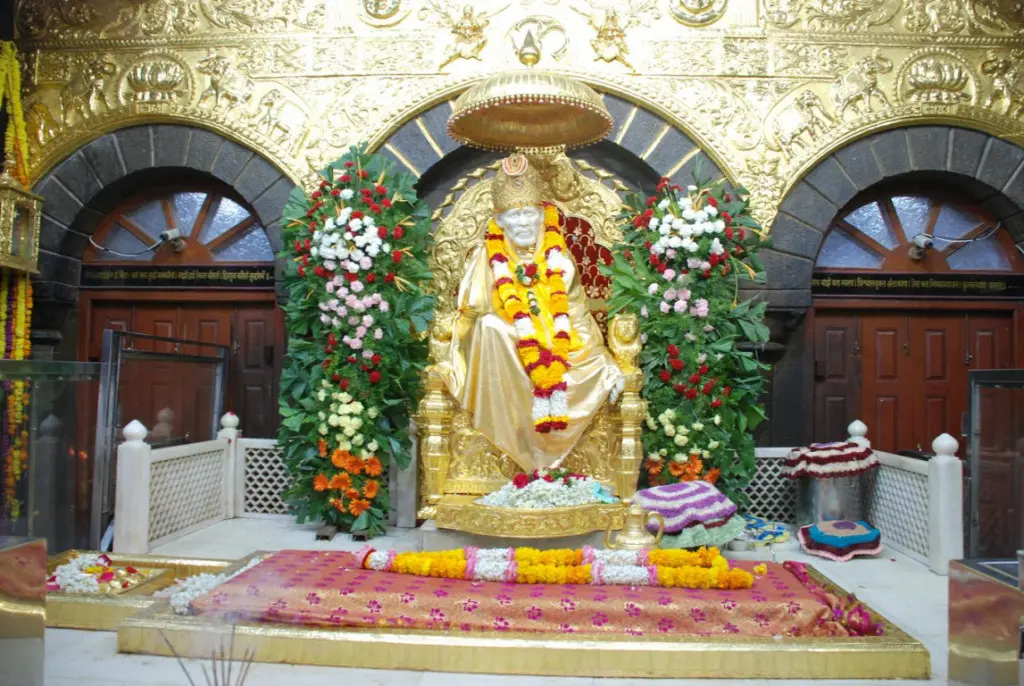 What You Need to Know About Shirdi Temple Visits