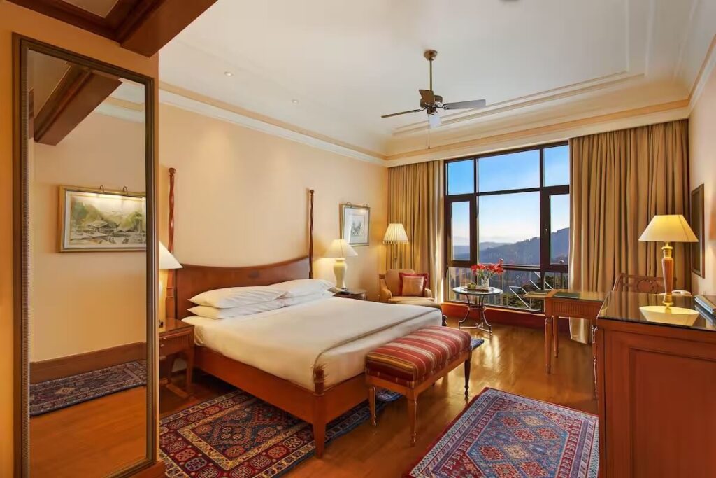 Premier Mountain View Rooms Wildflower Hall, Shimla