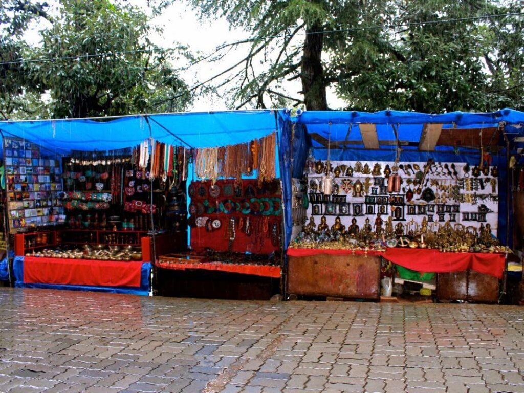 Tibetan Shopping Complex, Pitampura