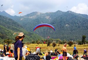 Paragliding championship is being hosted in Bir Billing, Himachal Pradesh