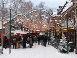 13 Enchanting Christmas Markets Around the World: A Magical Expedition