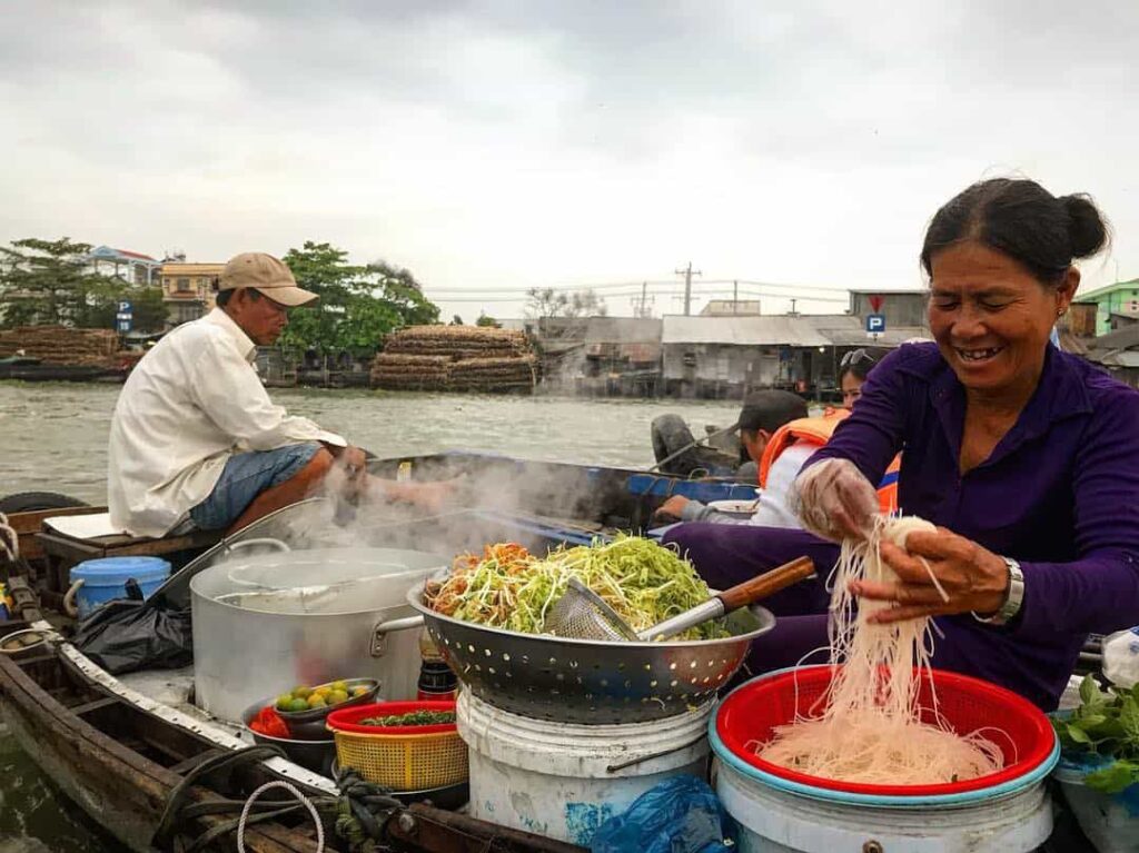 Can tho Floating Market Food Vietnam