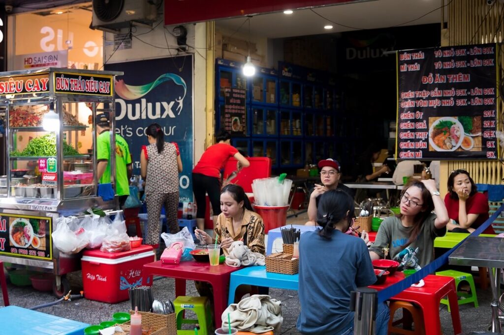 Su Van Hanh Street Food Vietnam