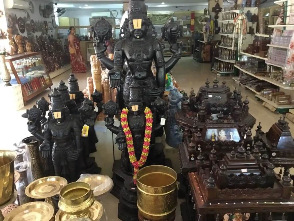 Lepakshi Handicrafts and Pottery Village, Andhra Pradesh