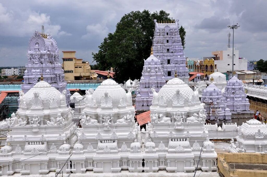 Rajarajeshwara Swamy Temple Vemulawada Telangana