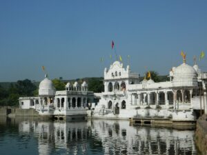 Top 10 Tourist Places to Visit in Chanderi, Madhya Pradesh