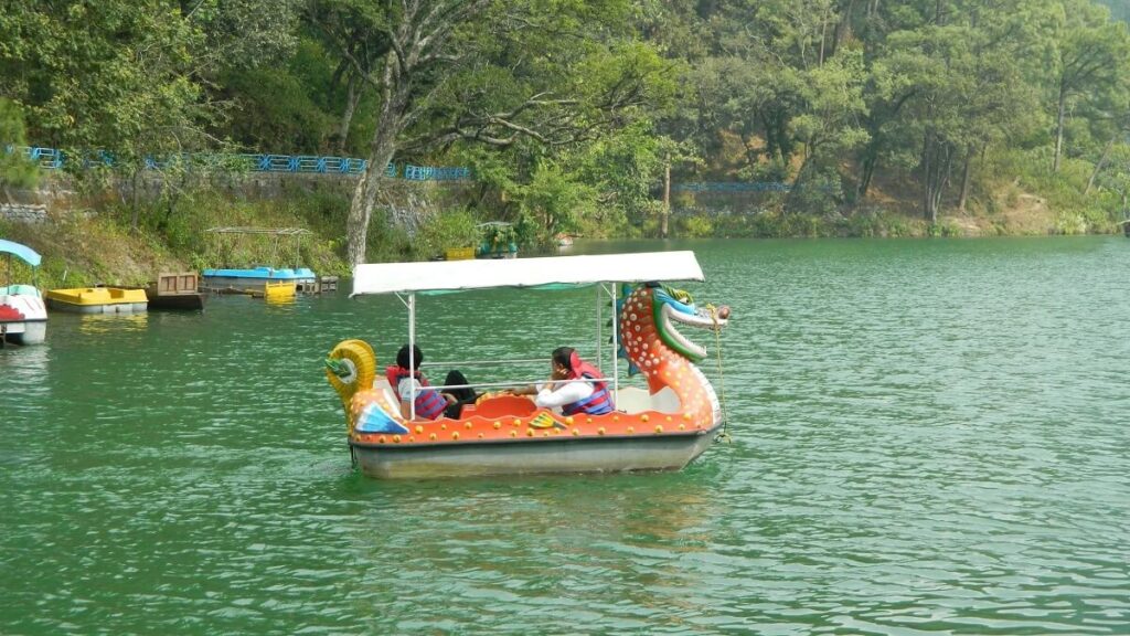Boating in Sattal