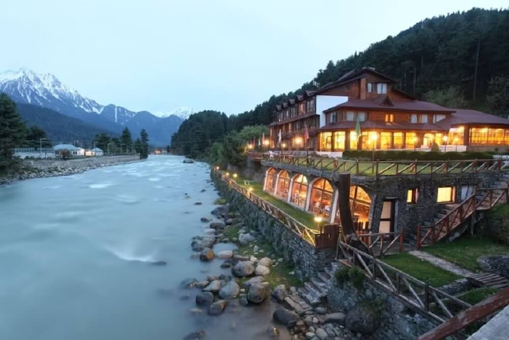 Hotel Heevan, Pahalgam Kashmir