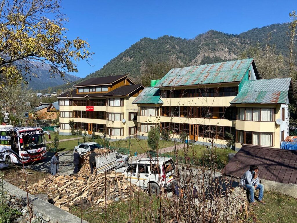 Hotel Pine Palace Resort, Pahalgam Kashmir