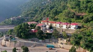 How to Reach Kasauli Himachal