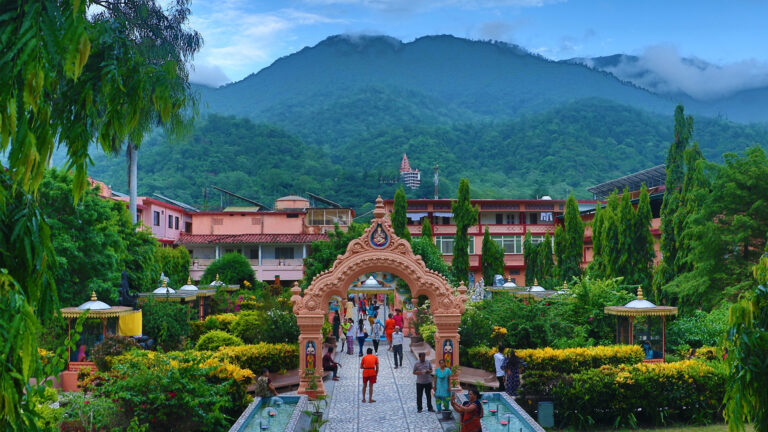 parmath-niketan-rishikesh