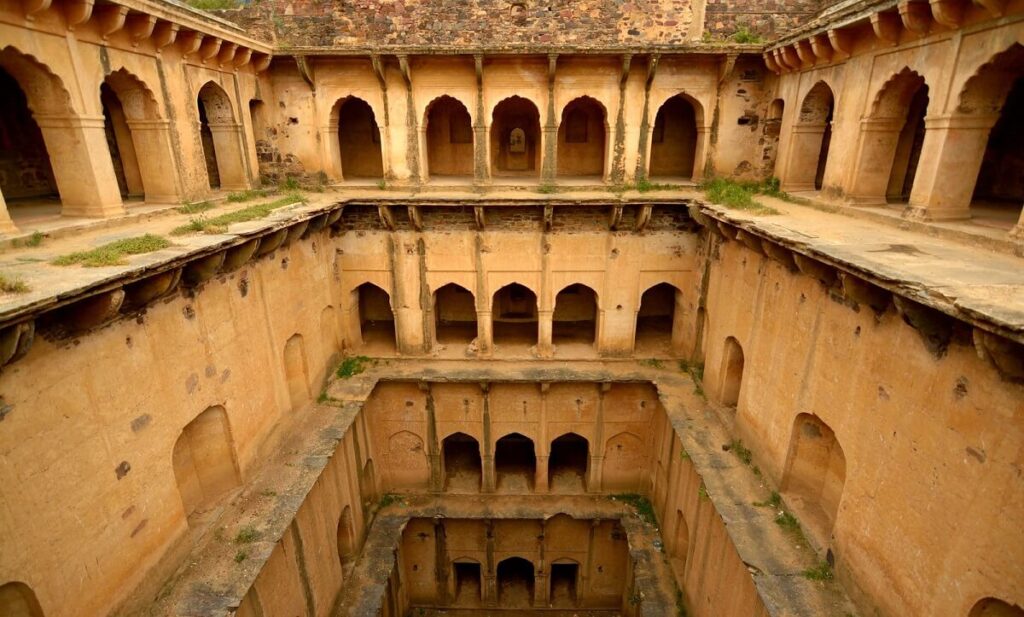 Neemrana Baori, Neemrana
