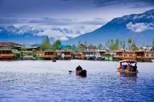 Places for a Family Trip in Kashmir