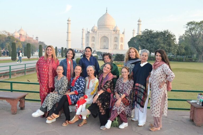 guest photo taj mahal