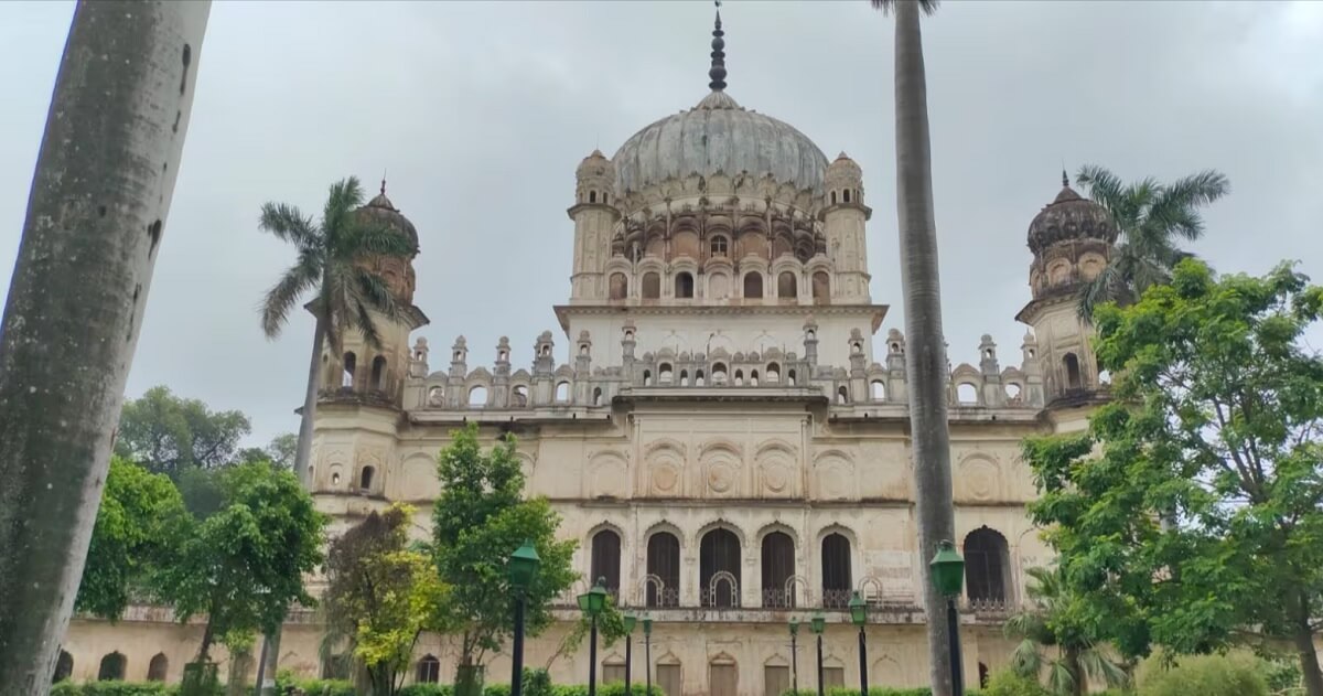 Bahu Begum ka Maqbara