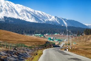How to Reach Gulmarg from Delhi