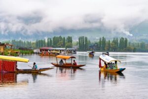 Srinagar Travel in March 2026: Places to Visit | Things to Do | How to Reach | Travel Tips