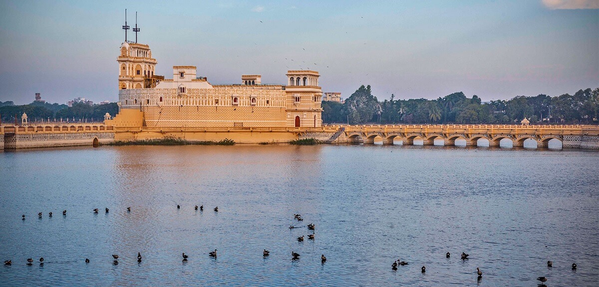 Stroll Around Hamirsar Lake