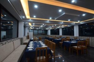 10 Best Restaurants & Food Places in Kausani – A Complete Foodie’s Guide