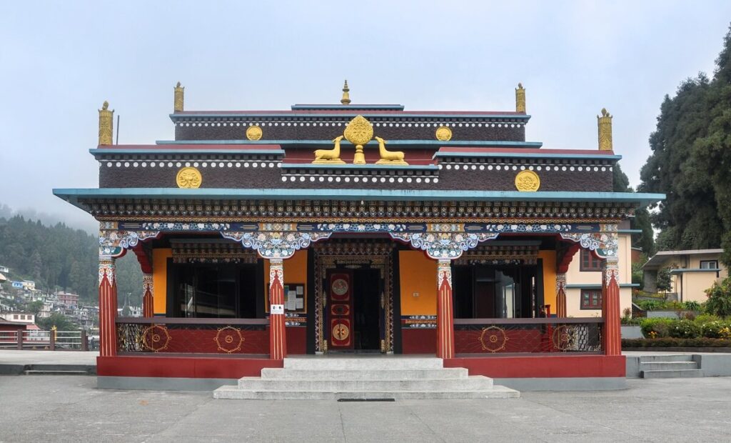 Kagyu Thekchen Ling Monastery, Lava