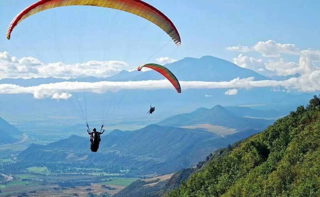 Paragliding in Dobhi Kullu