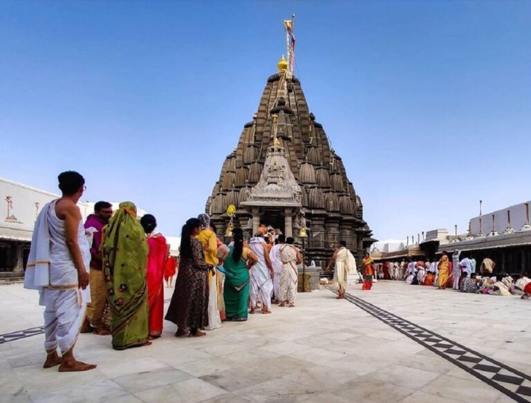 Neminath Jain Temple, Girnar, Junagadh