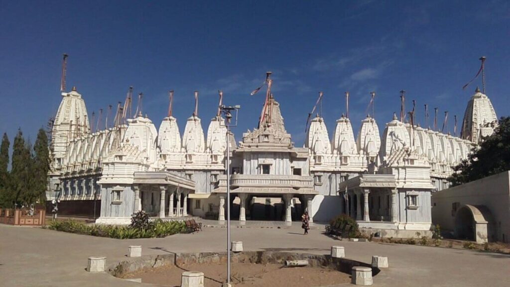 72 Jinalaya Jain Temple (Bauter Jinalaya) Mandvi