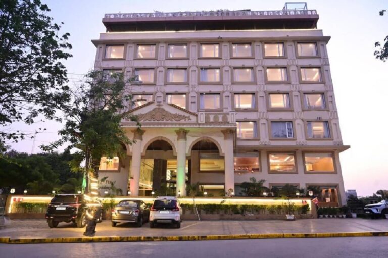 Hotels Near Sarnath