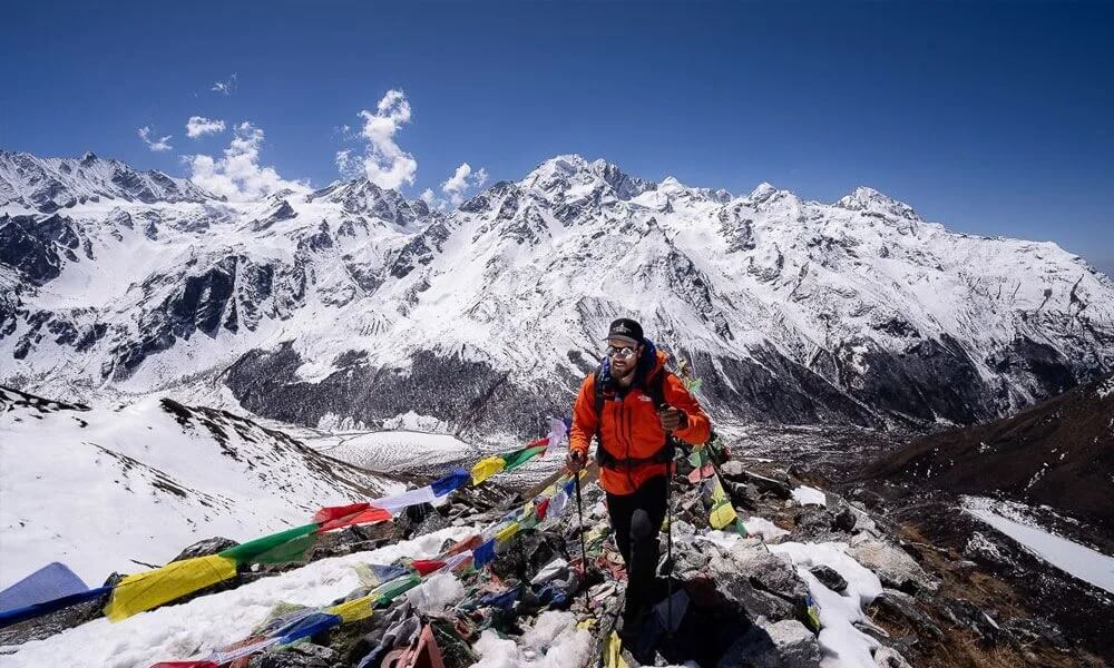 Climb Kyanjin Ri in Langtang Valley