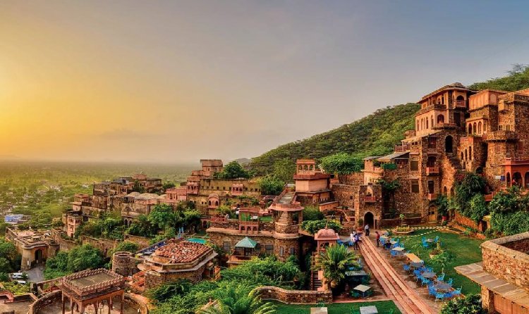 3 Days Neemrana Tour from Delhi