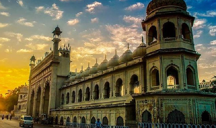 guide tour lucknow