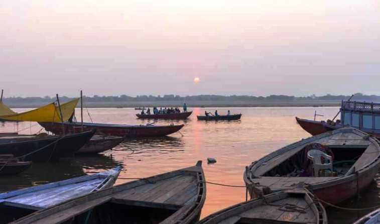 There are many different travel packages available for the Varanasi Temple