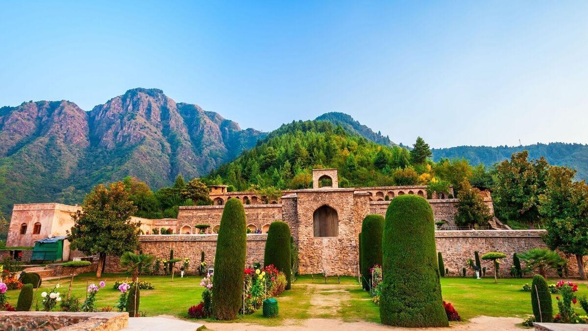 Pari Mahal Srinagar with terraced ruins and panoramic views of Dal Lake